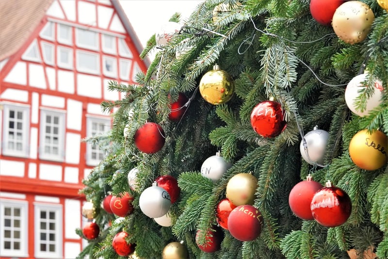 Seasonal Displays
